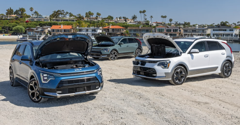 Electric Cars vs. Hybrid Cars: What’s the Difference?